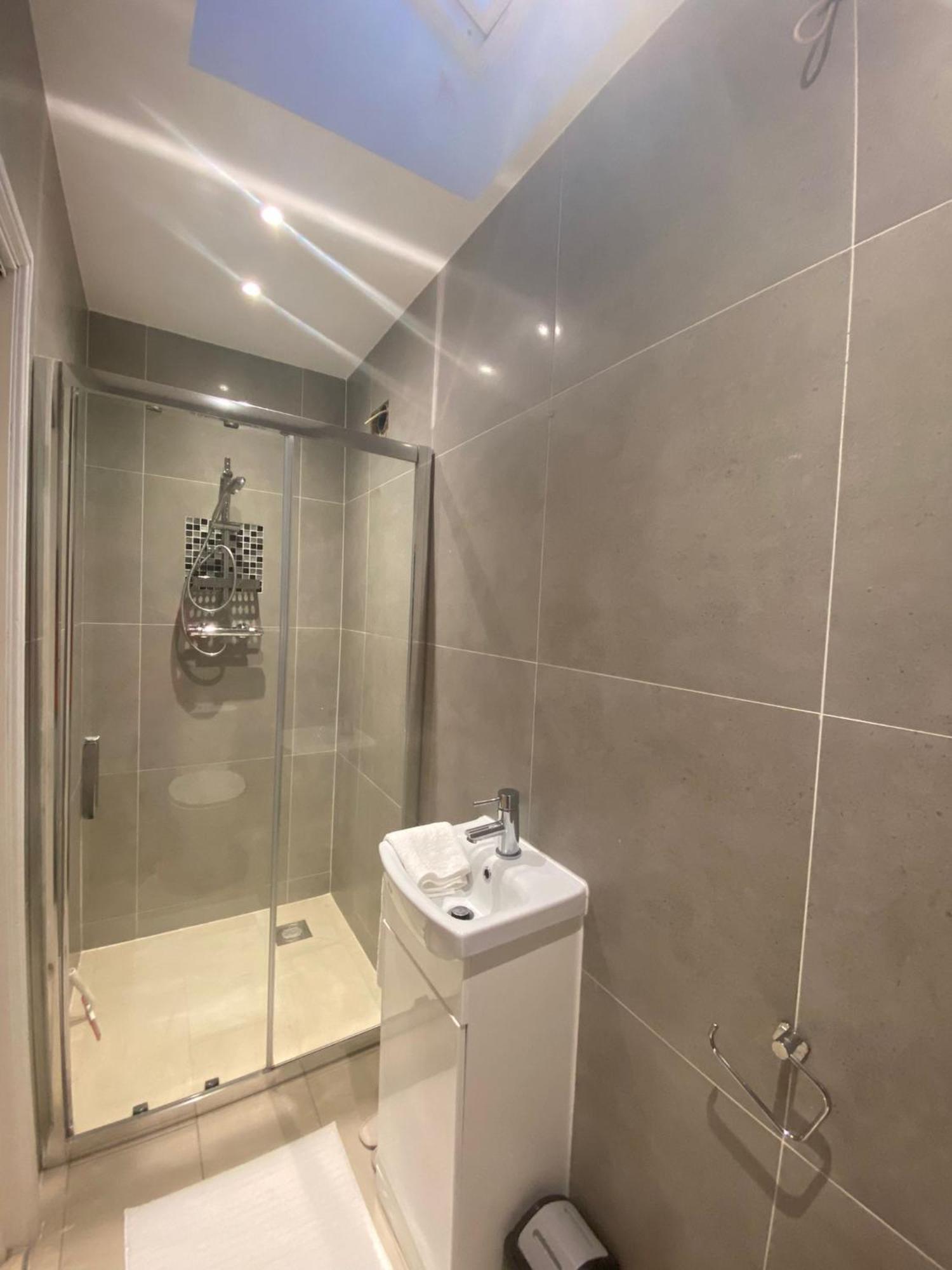 Dannifar Guest House Londra Exterior foto